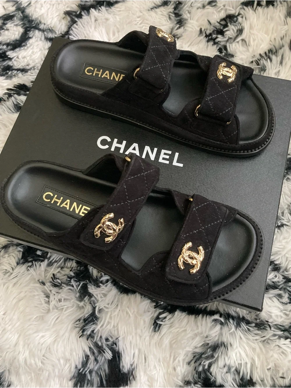 CHANEL stylish slide